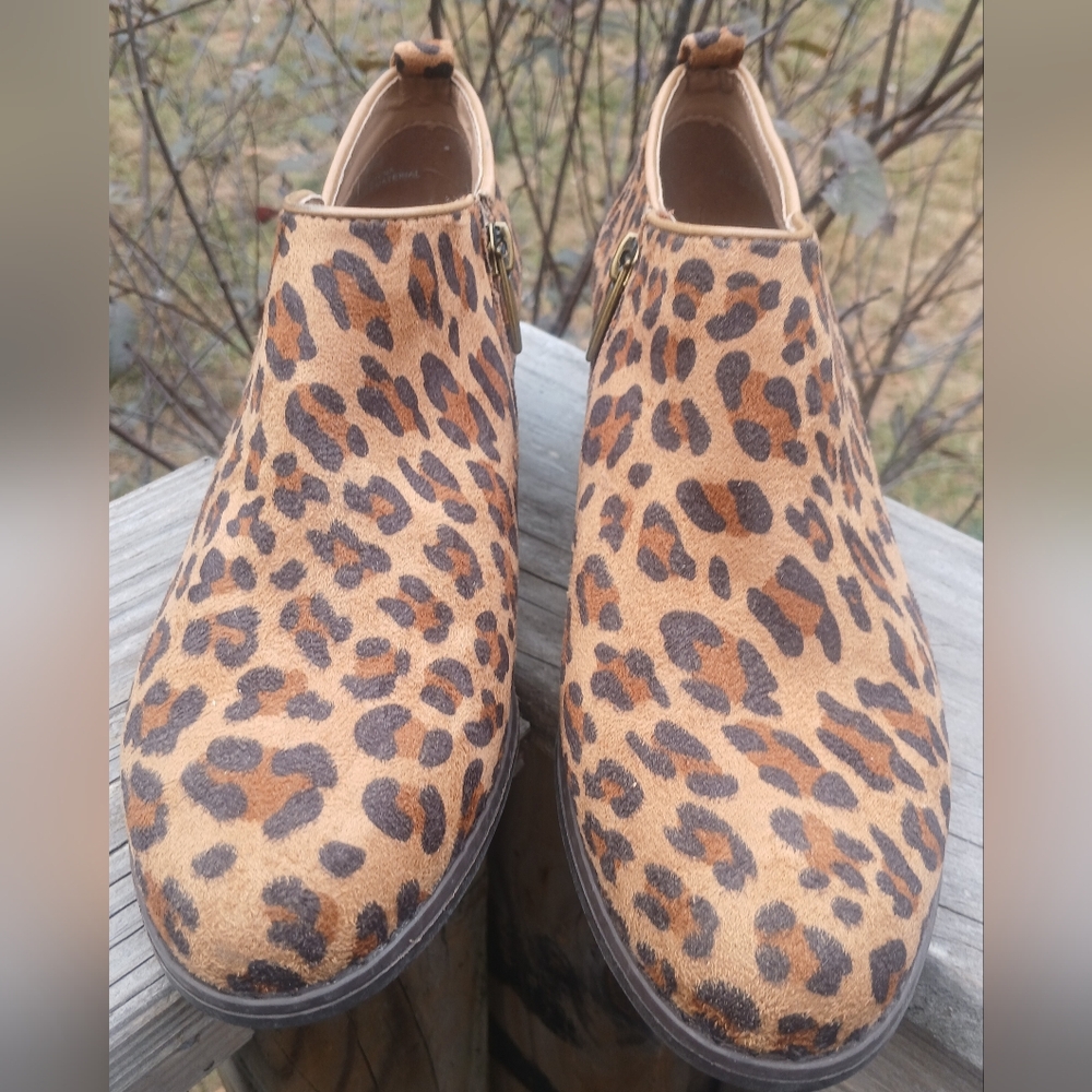 XAPPEAL Animal Print Side Zip Small Block Heel Bootie Size 6.5